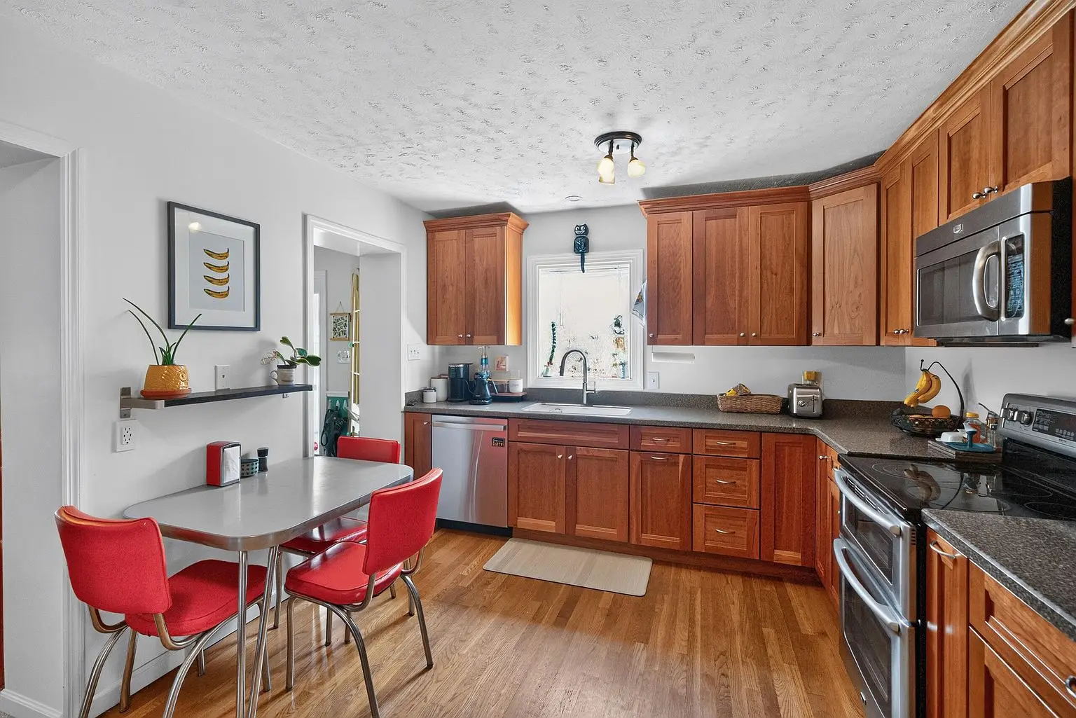 Kitchen — photo 7 of 48