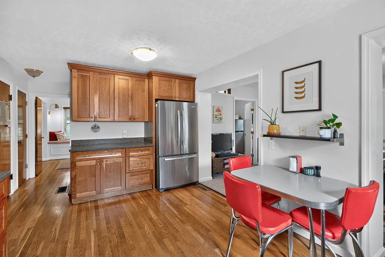 Kitchen — photo 9 of 48